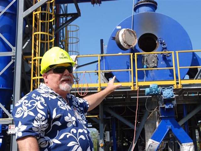Military unit using trash for power grid