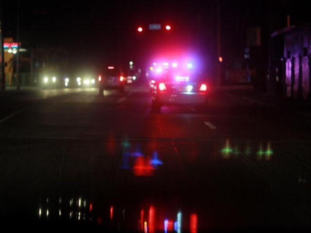 Police shoot, kill 2 suspects at furniture store