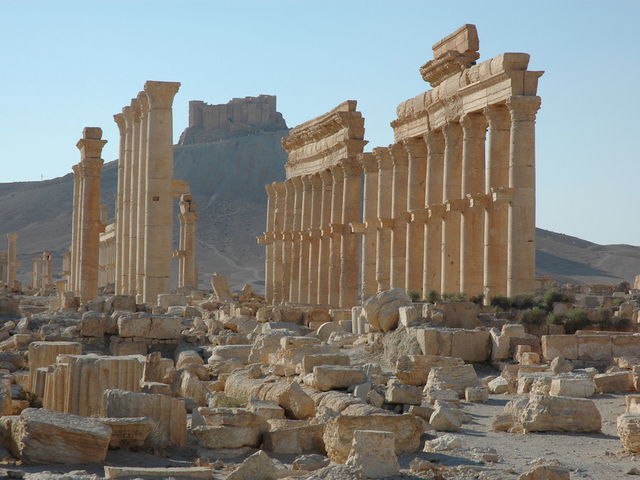 Syrian forces clash with ISIS in Palmyra