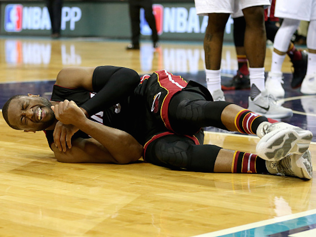 Dwyane Wade in hot water after ignoring anthem