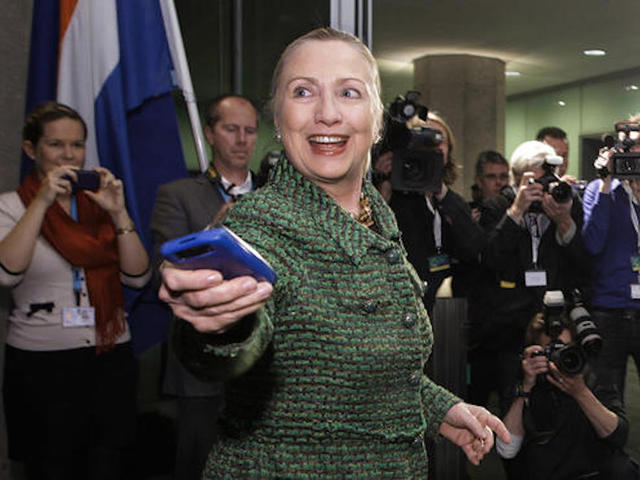 Report traces arc of Hillary Clinton server
