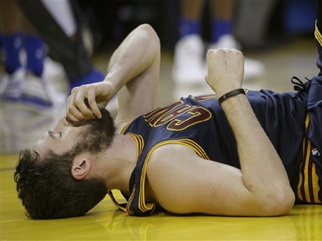 Cavs get hammered in Game 2