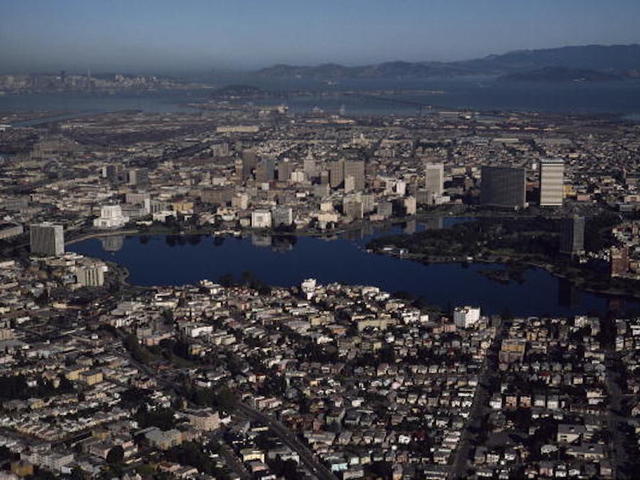 1 killed, 3 others wounded as gunman opens fire in Oakland