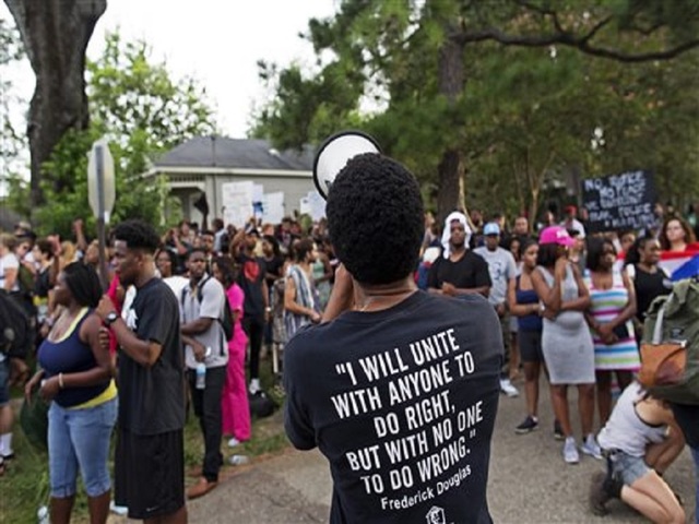 Groups sue over Louisiana protesters' treatment