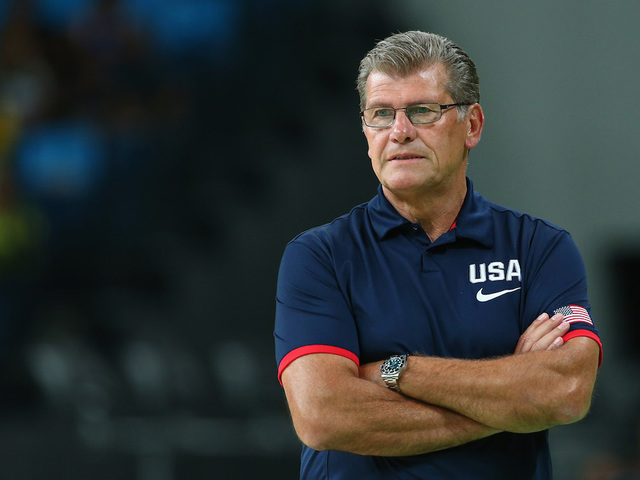 UConn coach Geno Auriemma's harsh take on young athletes goes viral ... a year later