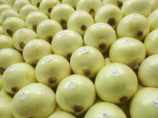 Argument over onions leads man to expose himself in restaurant