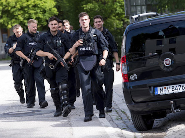 Police officer, others injured in Munich subway shooting