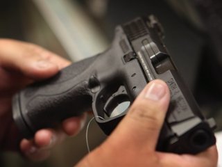 Illinois enacts 'red flag' gun law