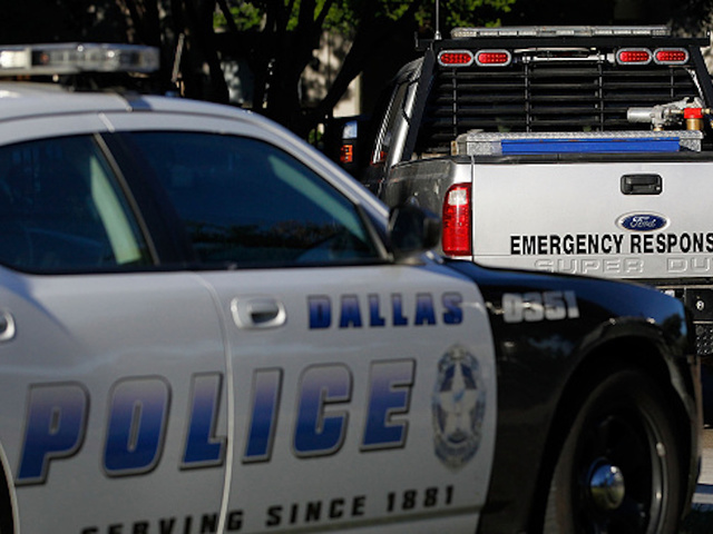 Dallas cop shoots, kills man after entering his apartment thinking it was her own, police say